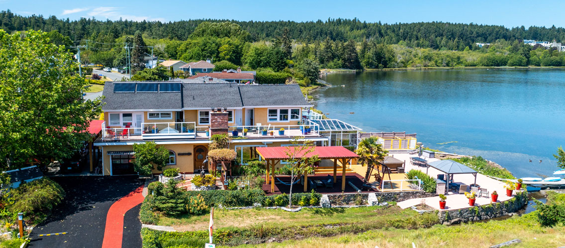 Victoria BC ocean lagoon BNB Bed & Breakfast